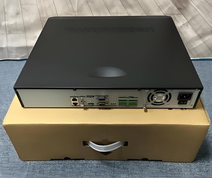 海康录像机DS-8800N-R8